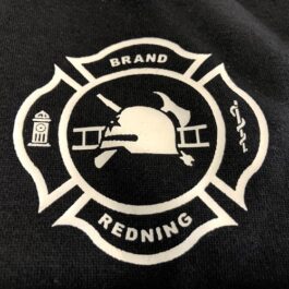 Hættetrøje med lynlås og brandlogo